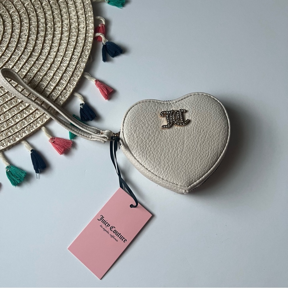 Juicy Couture No Rules Zip Around Heart Wristlet Logo Charm Cream Ivory